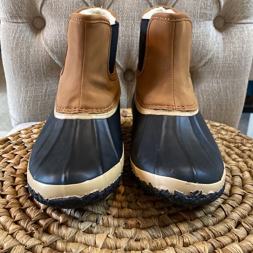 STYLE & CO NWT Womens Pull Tab Waterproof Tan & Black Duck Boots - Size 5 - Picture 10 of 15
